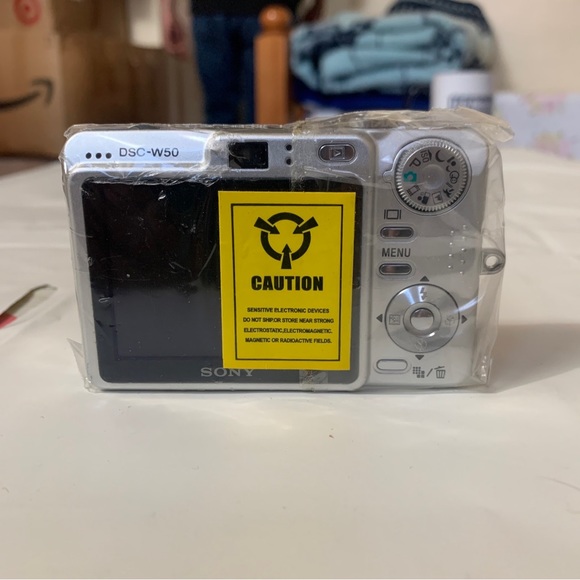 Sony Cyber-shot DSC-W50 6.0 MP Digital Camera - Silver - Picture 12 of 13